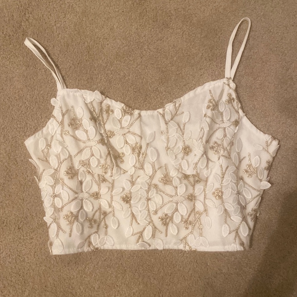 white corset top from shein, zips in the back, never been worn.